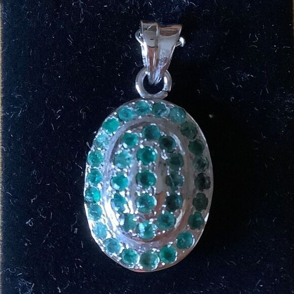 STERLING SILVER 925 EMERALD OVAL PENDANT - Picture 1 of 6
